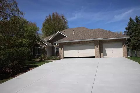 2522 Windsor Ln, Woodbury, MN 55125