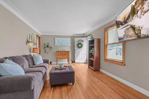 Entry Way - 2693 5th St E, Maplewood, MN 55119 photo 1 of 2