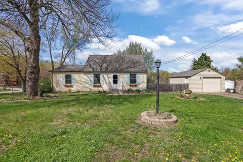 2693 5th St E, Maplewood, MN 55119