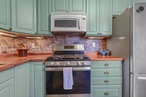 Kitchen - 2693 5th St E, Maplewood, MN 55119 photo 4 of 4