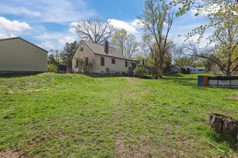 Exterior - 2693 5th St E, Maplewood, MN 55119 photo 5 of 6