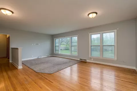 Living - 815 Barron Rd, Faribault, MN 55021 photo 1 of 6