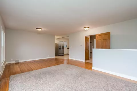 Living - 815 Barron Rd, Faribault, MN 55021 photo 2 of 6