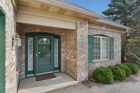 631 Grandview Dr, Hudson, WI 54016