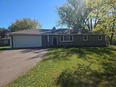 216 Hawes Ave, Shoreview, MN 55126