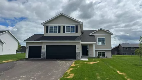 1518 Raccoon Ln, New Richmond, WI 54017