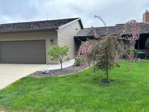 970 Rolling Greens Ln NW, Hutchinson, MN 55350