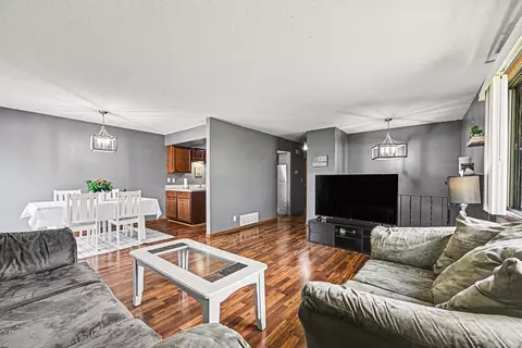 9209 Dartford Rd, Woodbury, MN 55125