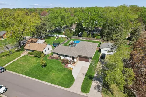 2505 W Armour Ter, Saint Anthony, MN 55418