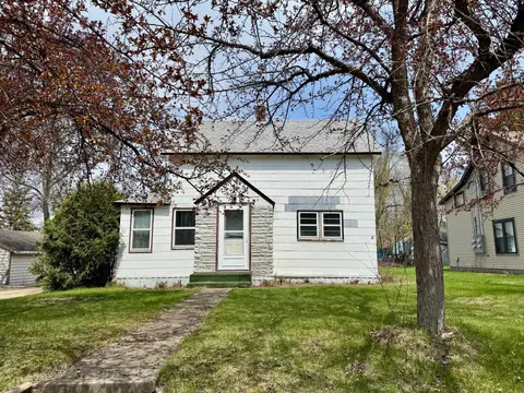 915 6th Ave E, Alexandria, MN 56308