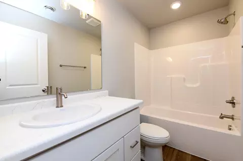Bath - 6809 Deer Creek Loop, Horace, ND 58047 photo 2 of 2