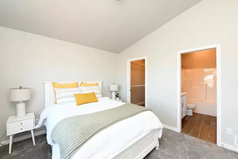 Bedroom - 6809 Deer Creek Loop, Horace, ND 58047 photo 2 of 6