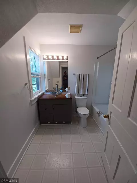 Bath - 318 6th St E, Northfield, MN 55057 photo 3 of 4