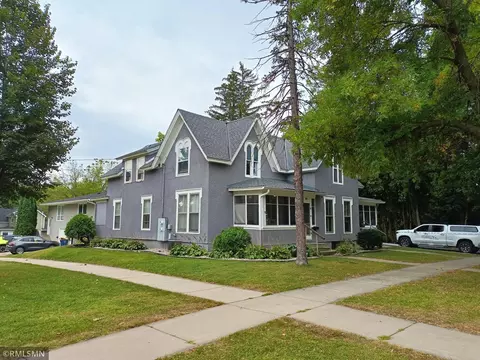 318 6th St E, Northfield, MN 55057
