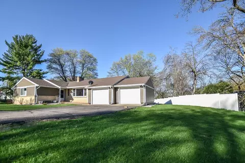 1306 Hillcrest Dr NE, Fridley, MN 55432