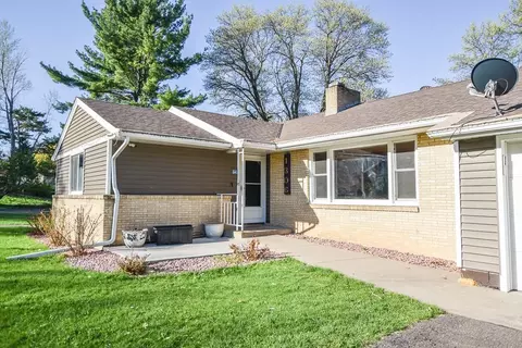 1306 Hillcrest Dr NE, Fridley, MN 55432