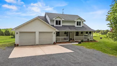 Exterior - 2095 80th St, Somerset, WI 54025 photo 3 of 4