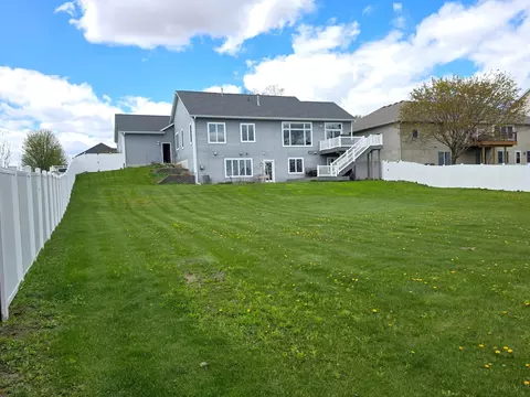 Exterior - 505 4th St SE, Plainview, MN 55964 photo 5 of 10