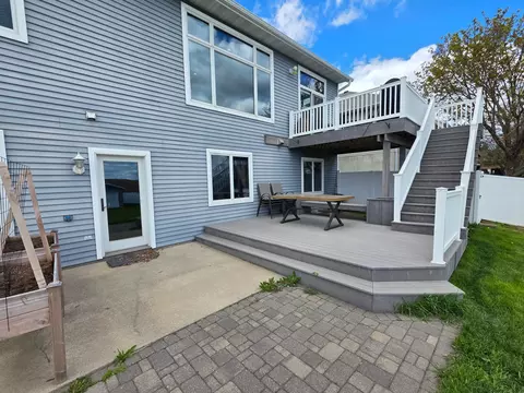 Exterior - 505 4th St SE, Plainview, MN 55964 photo 4 of 10