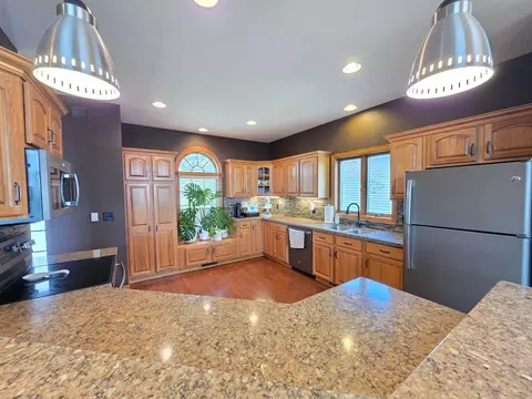 Kitchen - 505 4th St SE, Plainview, MN 55964 photo 3 of 7