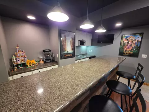 Kitchen - 505 4th St SE, Plainview, MN 55964 photo 6 of 7