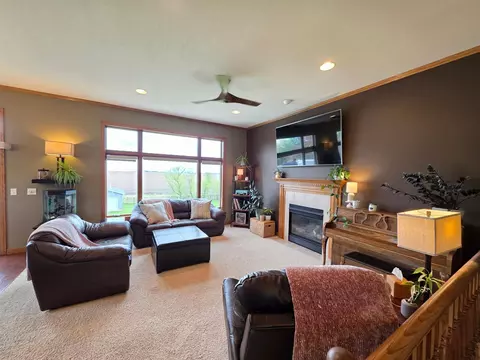 Living - 505 4th St SE, Plainview, MN 55964 photo 2 of 6