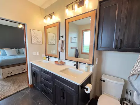Bath - 505 4th St SE, Plainview, MN 55964 photo 2 of 6