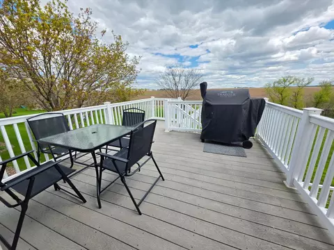 Exterior - 505 4th St SE, Plainview, MN 55964 photo 9 of 10