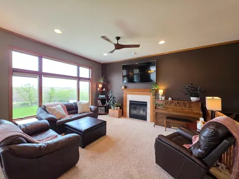 Living - 505 4th St SE, Plainview, MN 55964 photo 3 of 6