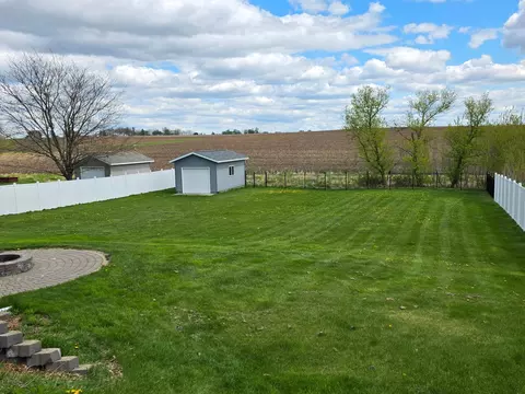 Exterior - 505 4th St SE, Plainview, MN 55964 photo 7 of 10