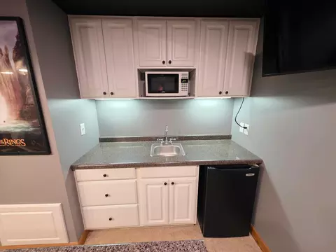 Kitchen - 505 4th St SE, Plainview, MN 55964 photo 7 of 7