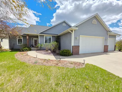 Exterior - 505 4th St SE, Plainview, MN 55964 photo 2 of 10