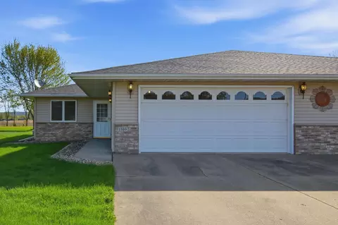 1709 Hiawatha Dr E, Wabasha, MN 55981
