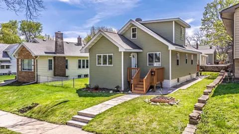 1076 Wilson Ave, Saint Paul, MN 55106