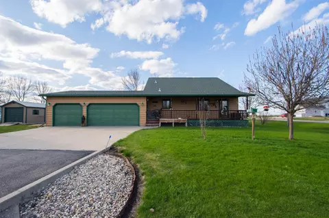 495 3rd Ave, Davenport, ND 58021