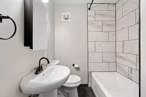 Bath - 801 11th Ave SE, Austin, MN 55912 photo 1 of 3