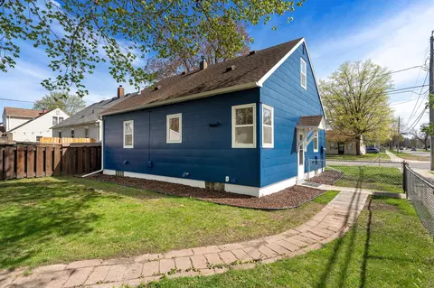 Exterior - 801 11th Ave SE, Austin, MN 55912 photo 2 of 11
