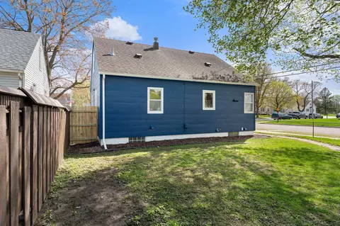Exterior - 801 11th Ave SE, Austin, MN 55912 photo 10 of 11