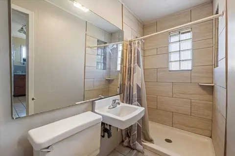 Bath - 429 S 4th Ave E, Ely, MN 55731 photo 1 of 3