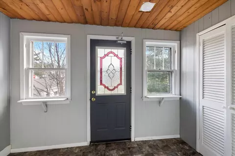 Entry Way - 429 S 4th Ave E, Ely, MN 55731 photo 3 of 4