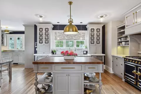 Kitchen - 20100 Lakeview Ave, Deephaven, MN 55331 photo 1 of 5