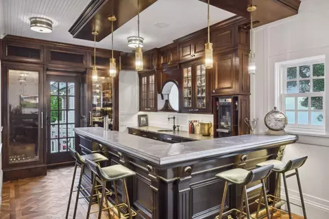 Kitchen - 20100 Lakeview Ave, Deephaven, MN 55331 photo 5 of 5