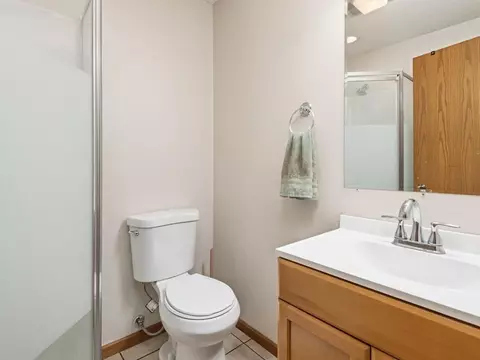 Bath - 1312 Deercliff Ln, Eagan, MN 55123 photo 3 of 3