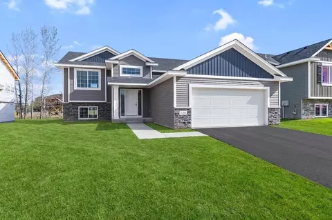 720 Margaret Ln NE, Isanti, MN 55040