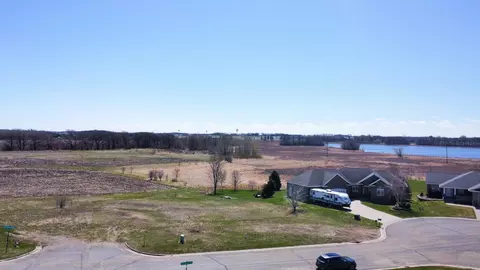 1738 Tiger Ridge Ct, Albert Lea, MN 56007