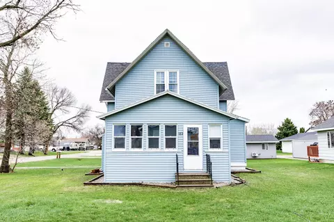 182 3rd St N, Casselton, ND 58012