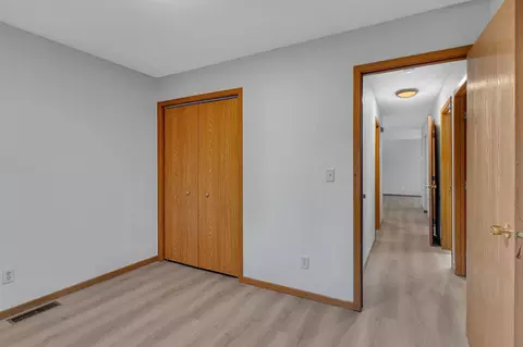 Entry Way - 1811 13th St SE, Willmar, MN 56201 photo 3 of 4
