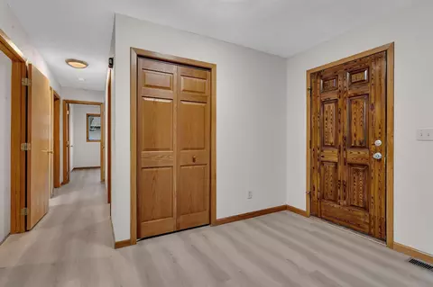 Entry Way - 1811 13th St SE, Willmar, MN 56201 photo 1 of 4