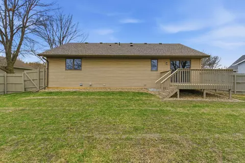Exterior - 1811 13th St SE, Willmar, MN 56201 photo 4 of 6
