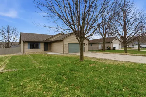 Exterior - 1811 13th St SE, Willmar, MN 56201 photo 2 of 6